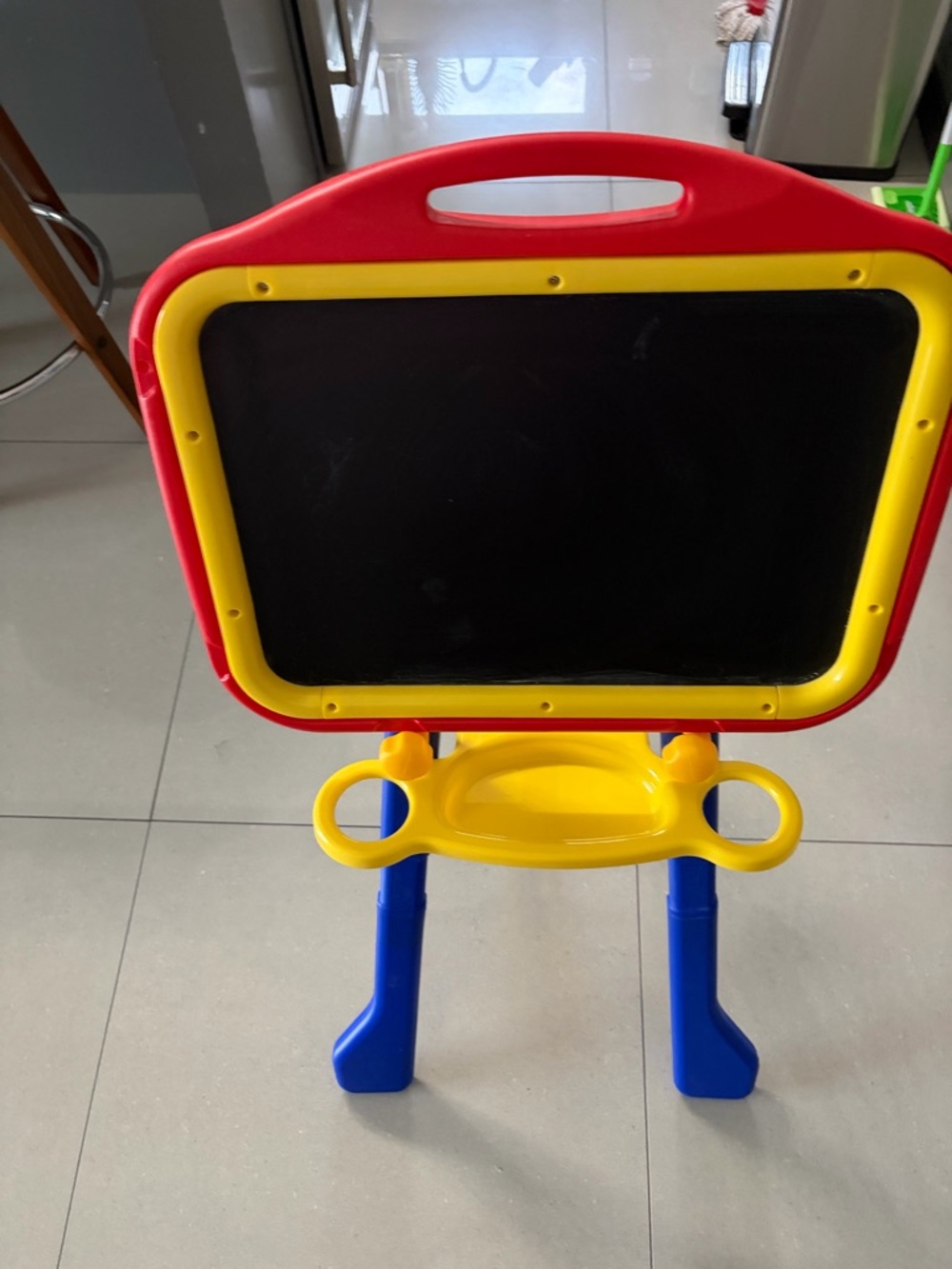 Crayola Red, Yellow & Blue Kids Magnetic Easel - Picture 2 of 5